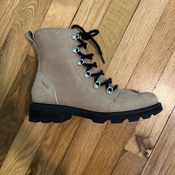 Sorel Lennox lace up boot - Picture 4 of 6